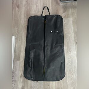 Moose knuckle suit bag NWOT